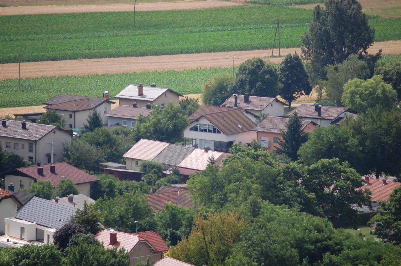 Fado Apartments Lendava Exteriör bild