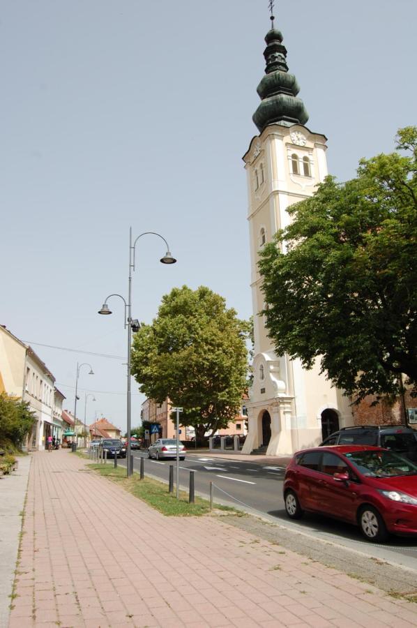 Fado Apartments Lendava Exteriör bild
