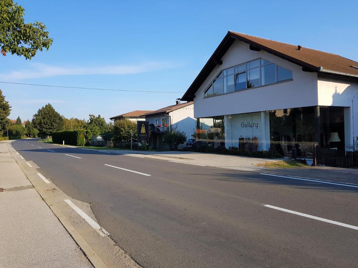 Fado Apartments Lendava Exteriör bild
