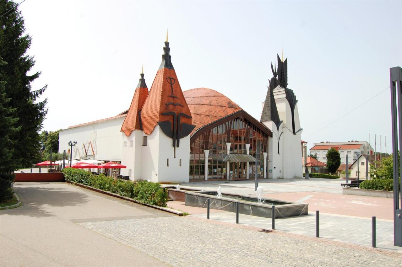 Fado Apartments Lendava Exteriör bild